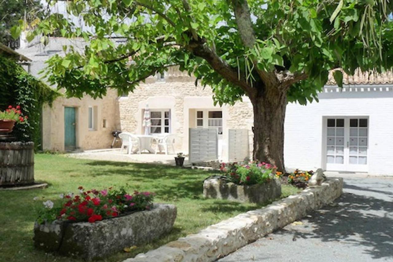 Gites Chez Belliveau Meursac Exterior photo